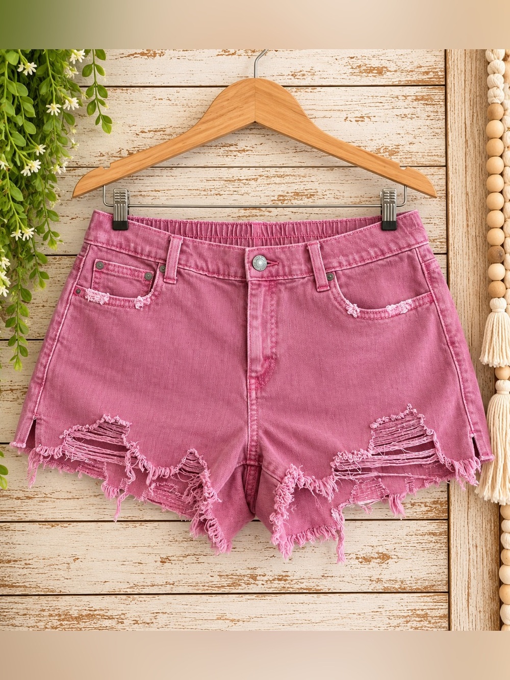 Aerie Pink Distressed Denim Shorts - Women's Casual Summer Cutoffs